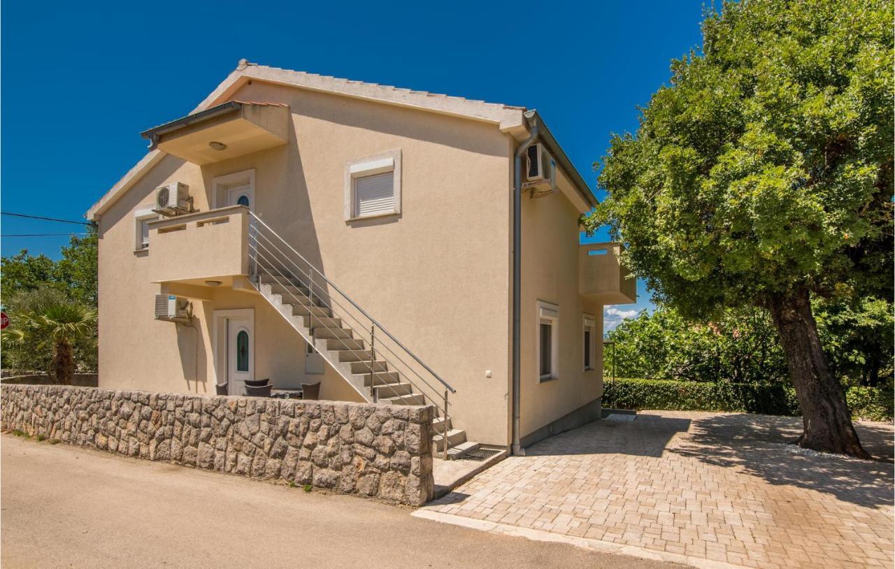 Nice Apartment In Malinska Dubasnica With Kitchen Exterior foto