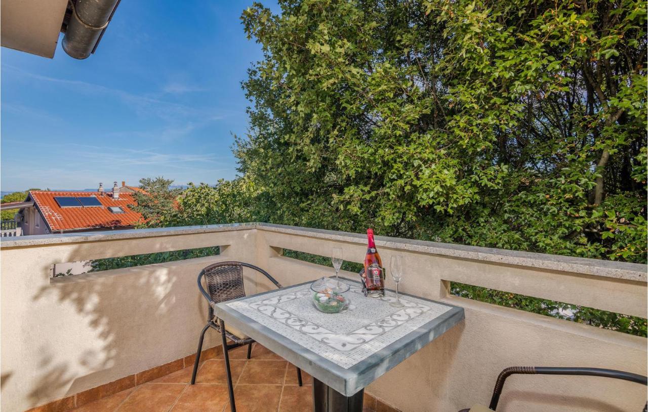 Nice Apartment In Malinska Dubasnica With Kitchen Exterior foto